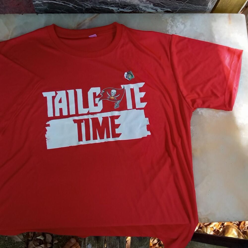 Tampa Bay Bucs "Tailgate Time" Publix Promo Men's XL wicking polyester t-shirt